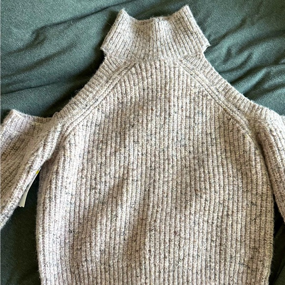 ASTR the Label X Revolve Cold Shoulder Sweater LAVENDER  Wool Blend - Picture 3 of 4